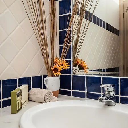 Апартаменти Homey Experience - Emerald Valley Sea View *