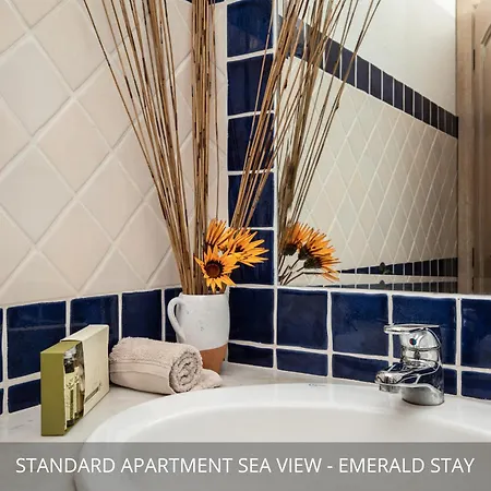Homey Experience - Emerald Valley Sea View Lägenhet